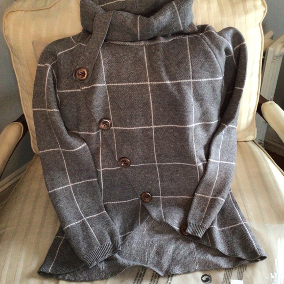 HP 💝Gray plaid button wrap turtleneck sweater - Picture 7 of 8